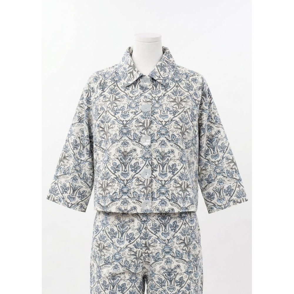 NEW IVY JANE serenity floral button down top in blue